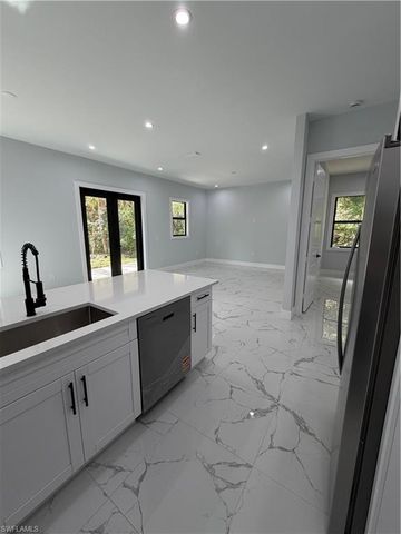 2864 66th AVE NE, Naples, FL 34120