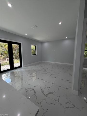 2864 66th AVE NE, Naples, FL 34120