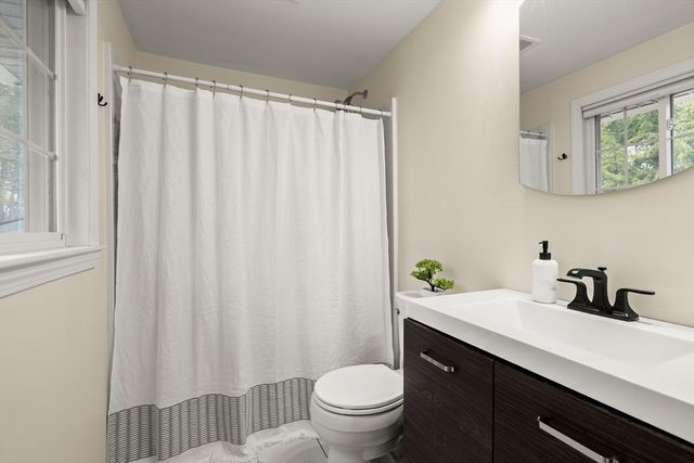 90 Helena Rd, Marshfield, MA 02050