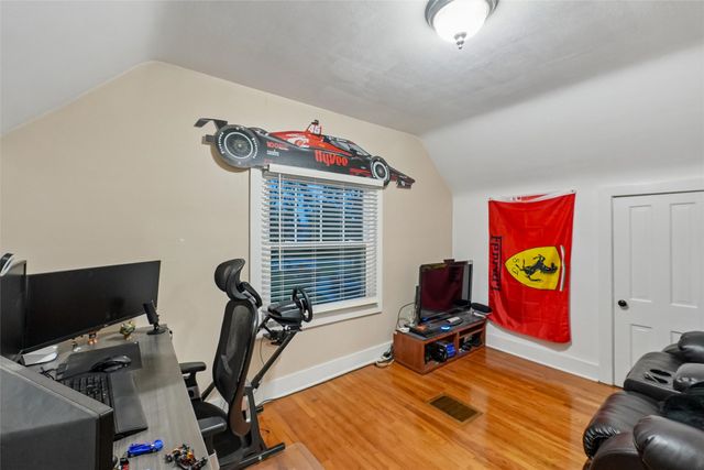 300 9th Street NW, Altoona, IA 50009