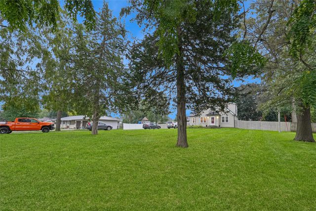 300 9th Street NW, Altoona, IA 50009