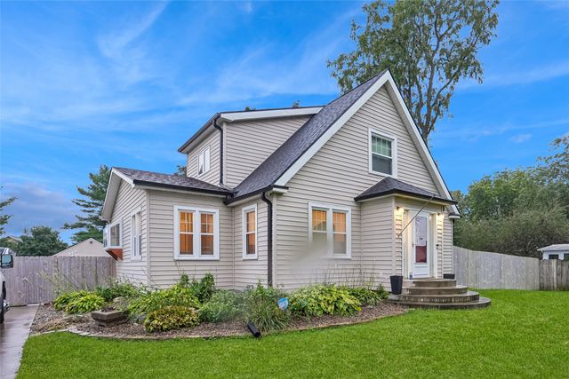 300 9th Street NW, Altoona, IA 50009