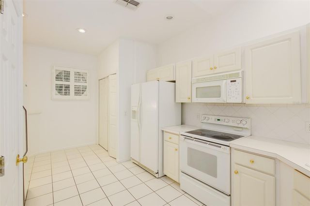 334 ENCLAVE DRIVE 334, Lakeland, FL 33803
