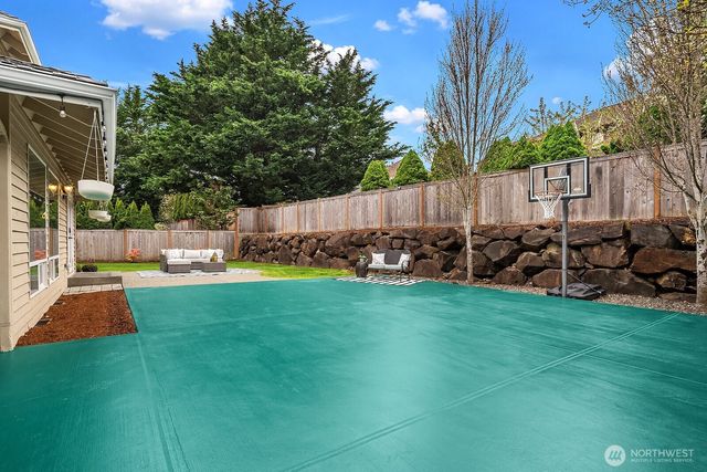 27182 SE 27th Street, Sammamish, WA 98075