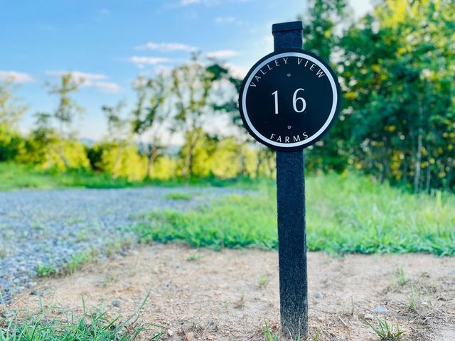 655 Lookout Valley Trail, Talking Rock, GA 30175