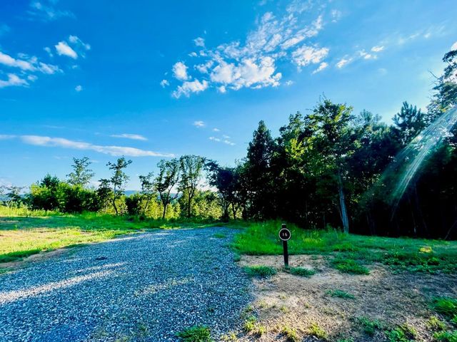 655 Lookout Valley Trail, Talking Rock, GA 30175