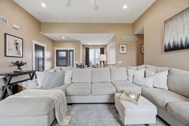 216 Ridge Creek Drive, Janesville, WI 53548