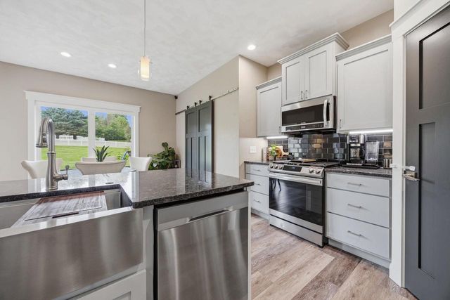 216 Ridge Creek Drive, Janesville, WI 53548