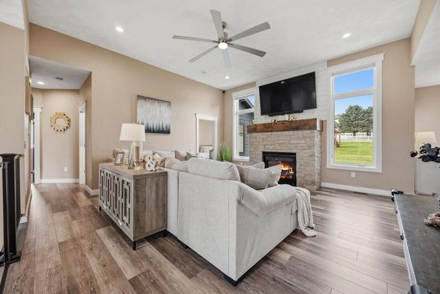 216 Ridge Creek Drive, Janesville, WI 53548