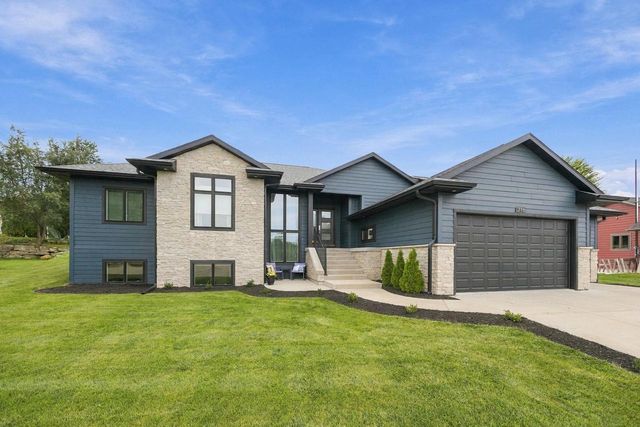 216 Ridge Creek Drive, Janesville, WI 53548