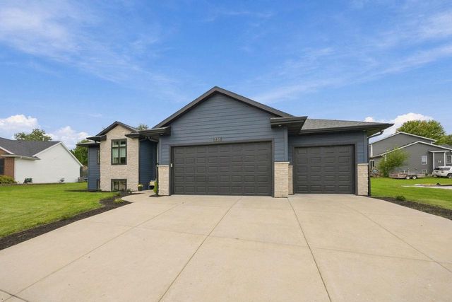 216 Ridge Creek Drive, Janesville, WI 53548