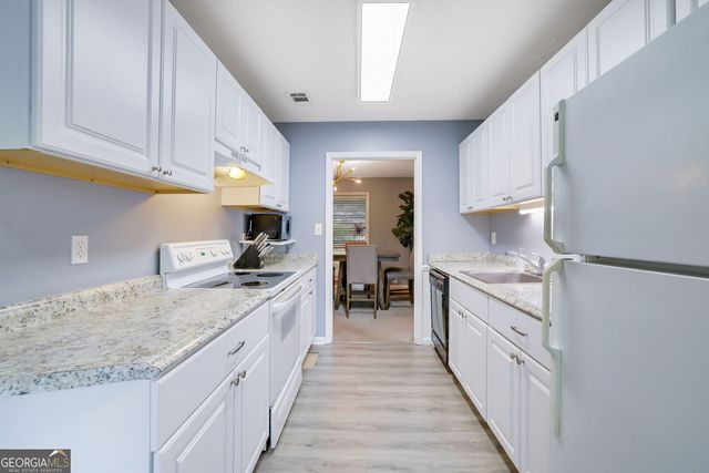 8740 Roswell Road 10B, Atlanta, GA 30350