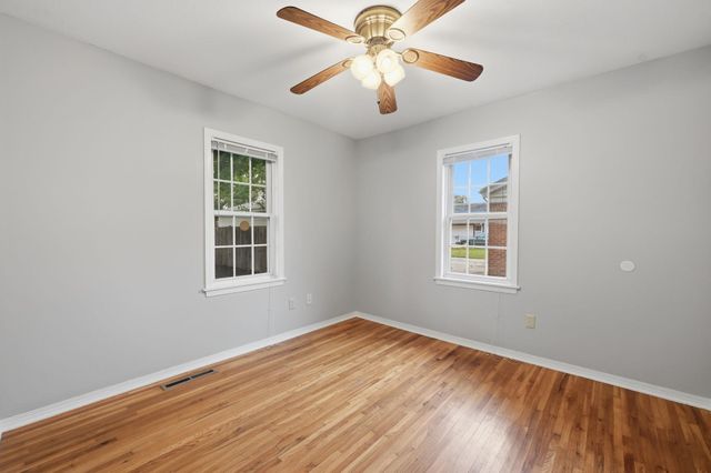 420 N Hillcrest Ave, Haysville, KS 67060