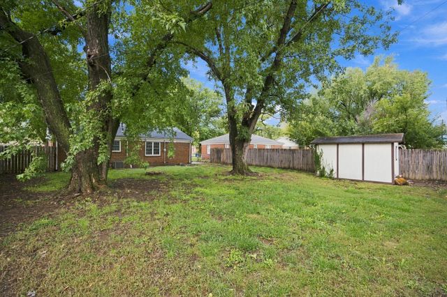 420 N Hillcrest Ave, Haysville, KS 67060