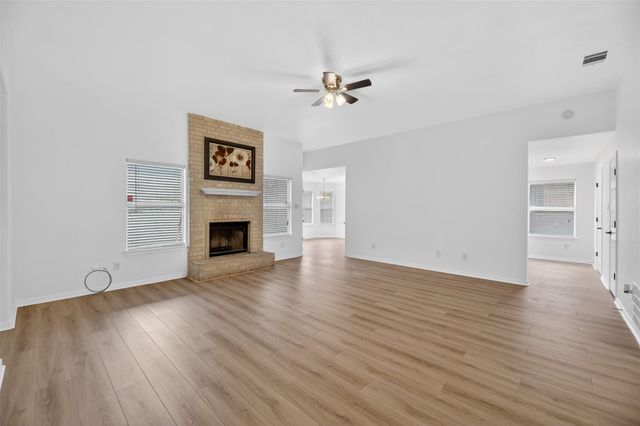 5704 Golden DR, Killeen, TX 76542