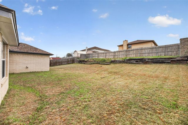 5704 Golden DR, Killeen, TX 76542