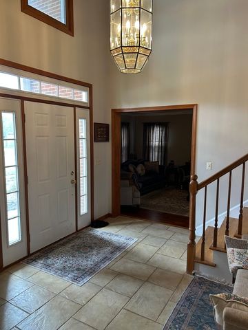 690 Waterford Drive, Des Plaines, IL 60016