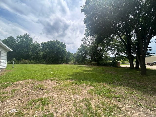 1002 1st Avenue, Gravette, AR 72736