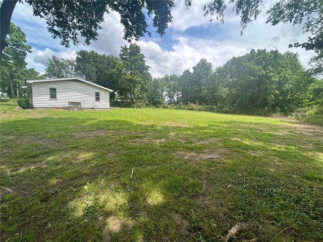 1002 1st Avenue, Gravette, AR 72736