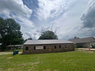 1002 1st Avenue, Gravette, AR 72736