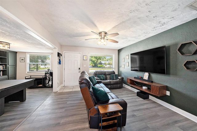 1209 E FLORA STREET, Tampa, FL 33604