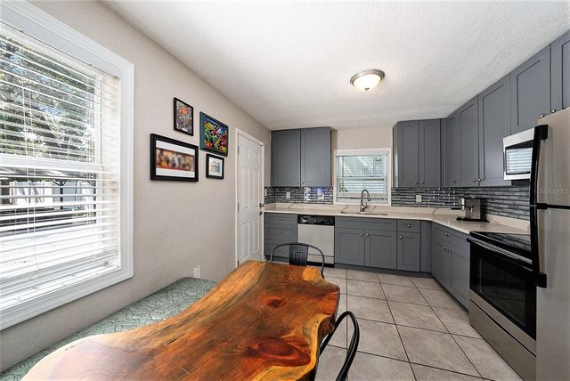 1209 E FLORA STREET, Tampa, FL 33604