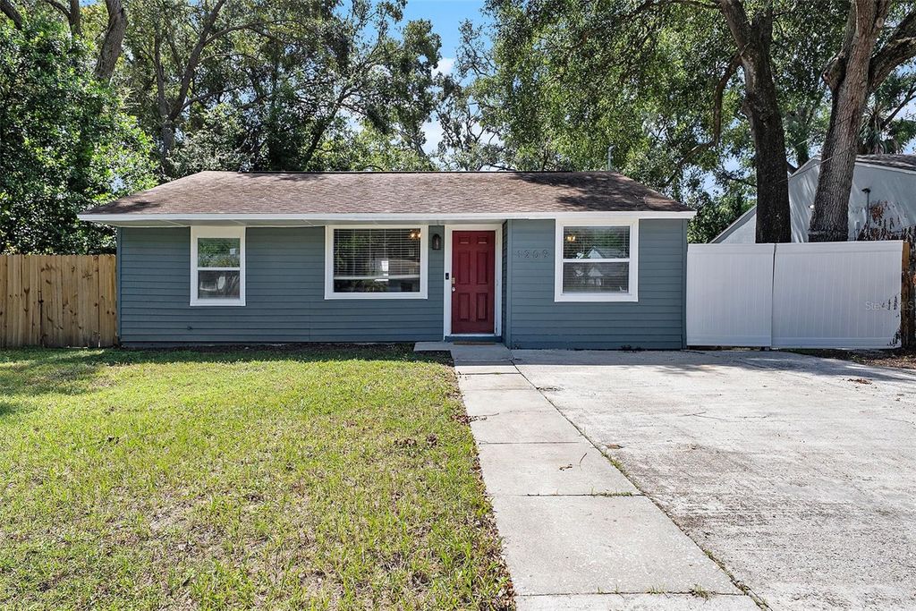 1209 E FLORA STREET, Tampa, FL 33604