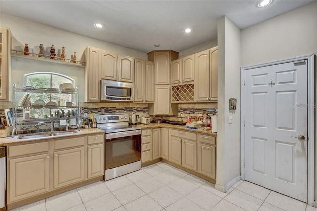 4954 EWELL ROAD, Lakeland, FL 33811
