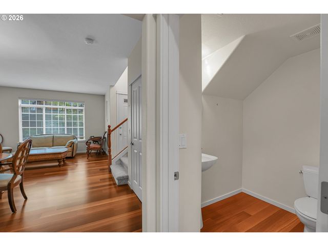 924 Ne 73RD Ave, Hillsboro, OR 97124