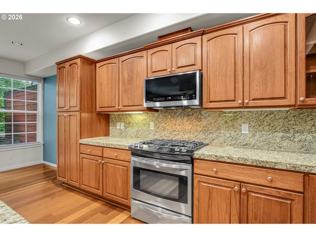 924 Ne 73RD Ave, Hillsboro, OR 97124