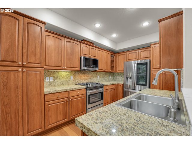 924 Ne 73RD Ave, Hillsboro, OR 97124