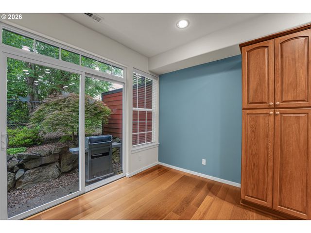 924 Ne 73RD Ave, Hillsboro, OR 97124