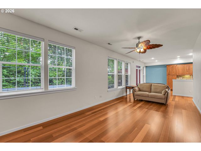 924 Ne 73RD Ave, Hillsboro, OR 97124