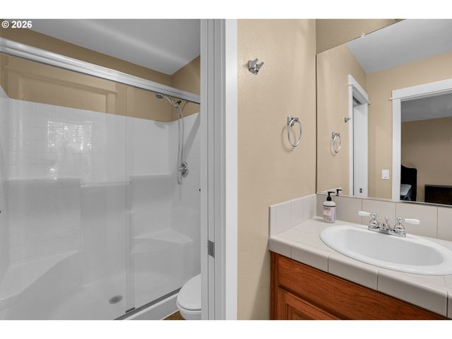 924 Ne 73RD Ave, Hillsboro, OR 97124