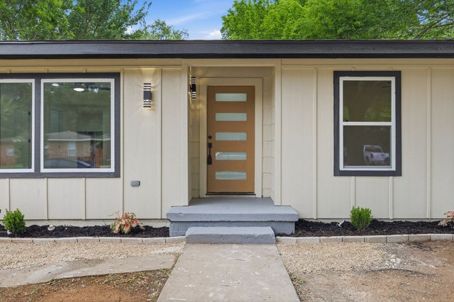 711 Drummond Drive, Arlington, TX 76012