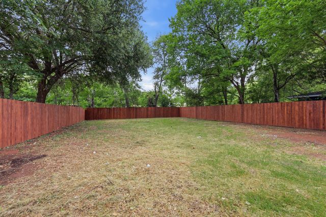 711 Drummond Drive, Arlington, TX 76012
