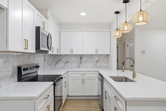 711 Drummond Drive, Arlington, TX 76012