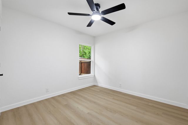 711 Drummond Drive, Arlington, TX 76012