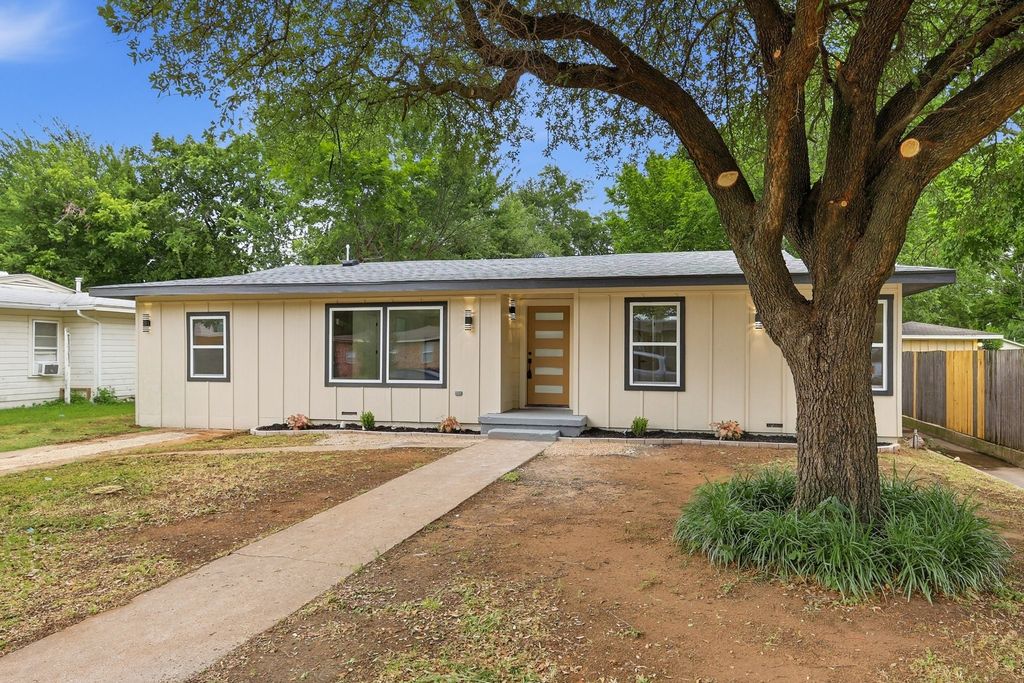 711 Drummond Drive, Arlington, TX 76012