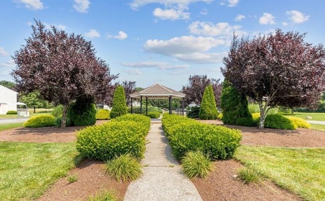 12 Lydon Ln C2, Halifax, MA 02338