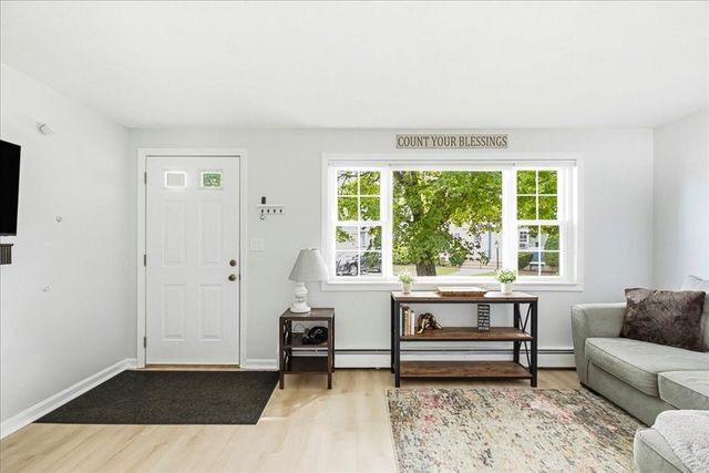 12 Lydon Ln C2, Halifax, MA 02338