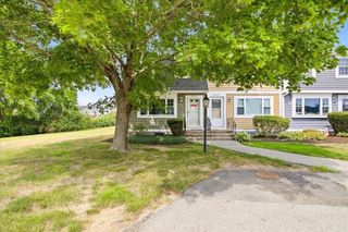 12 Lydon Ln C2, Halifax, MA 02338