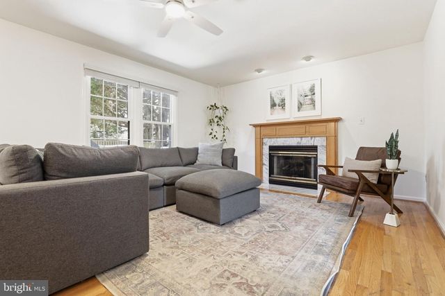 1404 ROCK RIDGE CT, Herndon, VA 20170