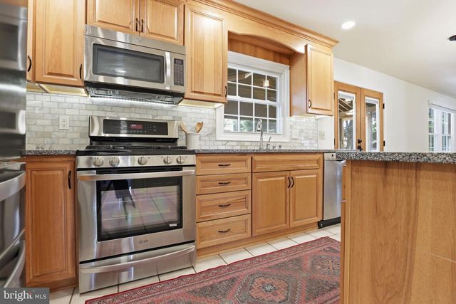 1404 ROCK RIDGE CT, Herndon, VA 20170
