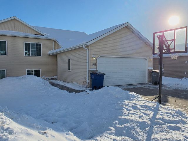 1509 34TH Avenue S, Moorhead, MN 56560