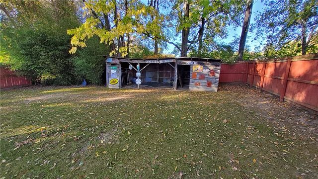 2668 Huntsville Road, Fayetteville, AR 72701