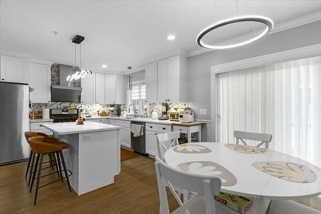 50 Desmoines Rd H1, Quincy, MA 02169