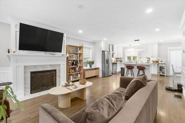 50 Desmoines Rd H1, Quincy, MA 02169