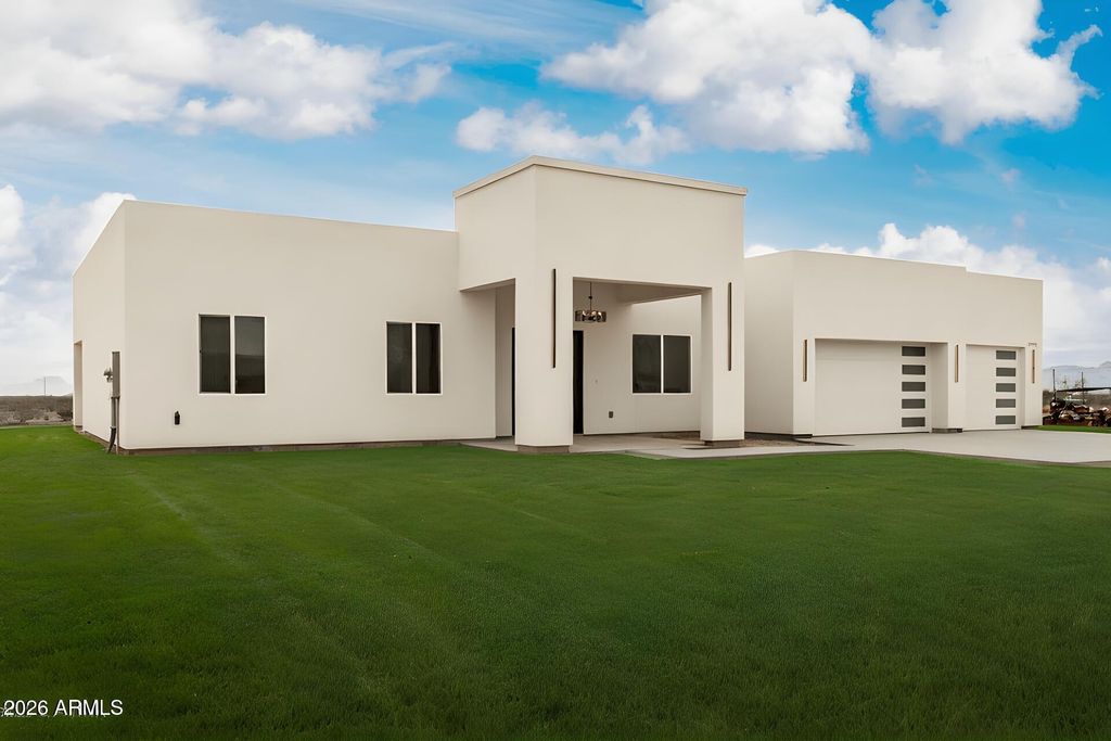 37911 W RANCHO Drive, Tonopah, AZ 85354