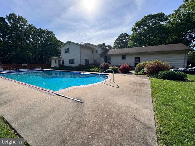 6375 UNION MILL RD, Clifton, VA 20124
